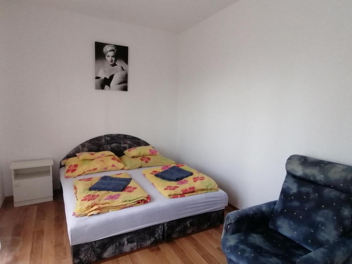 Villa Family House Eger Esterno foto